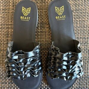 BEAST FASHION Black Woven Sandals